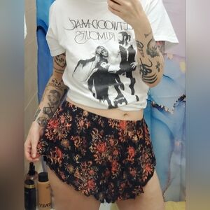 L.i.f.e. (Love is forever) boho loose fitting floral shorts with waist band (XL)